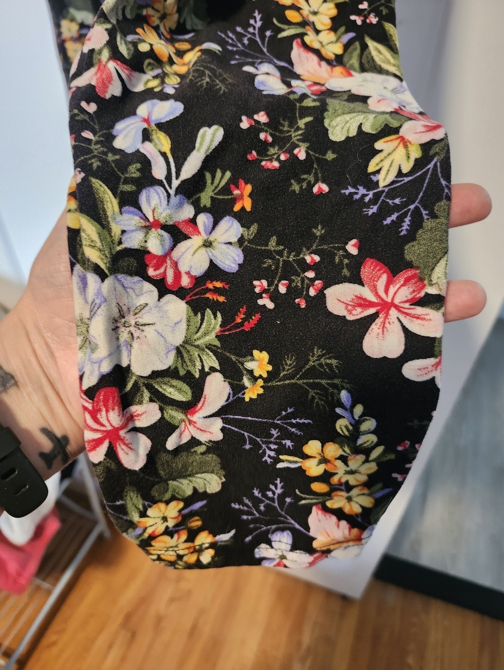*Bundle 3/$20!* Super Soft Floral Print Leggings - Picture 6 of 6